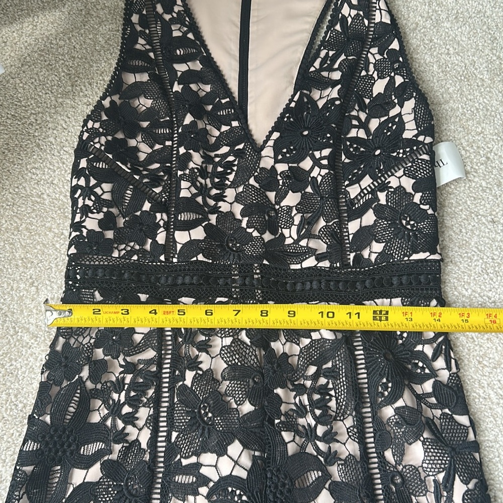 Alice and Olivia Chels deep V lace jumpsuit - Picture 10 of 14